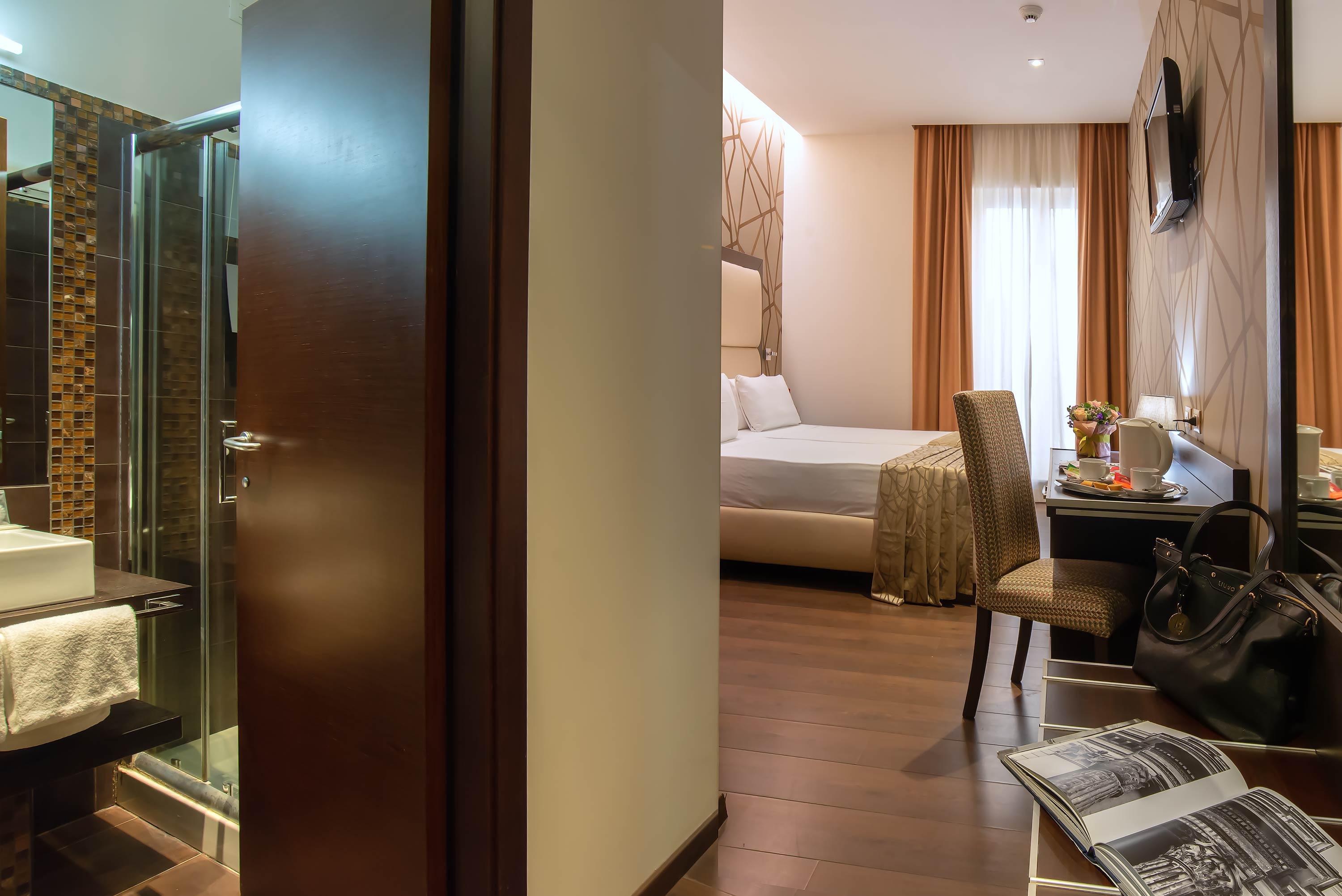 Catone District Hotel Rome Bagian luar foto