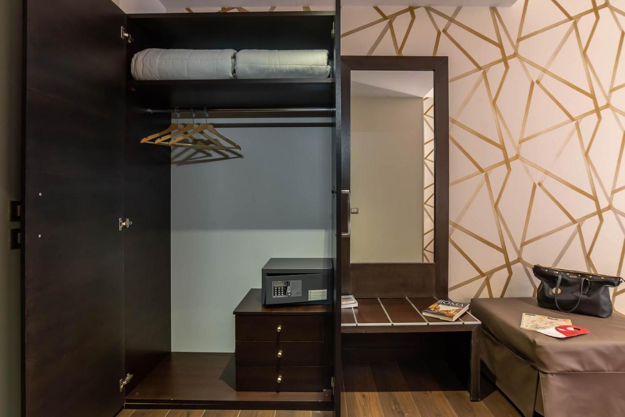 Catone District Hotel Rome Bagian luar foto