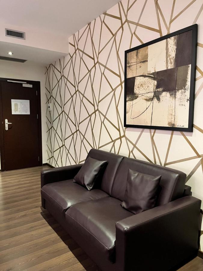 Catone District Hotel Rome Bagian luar foto