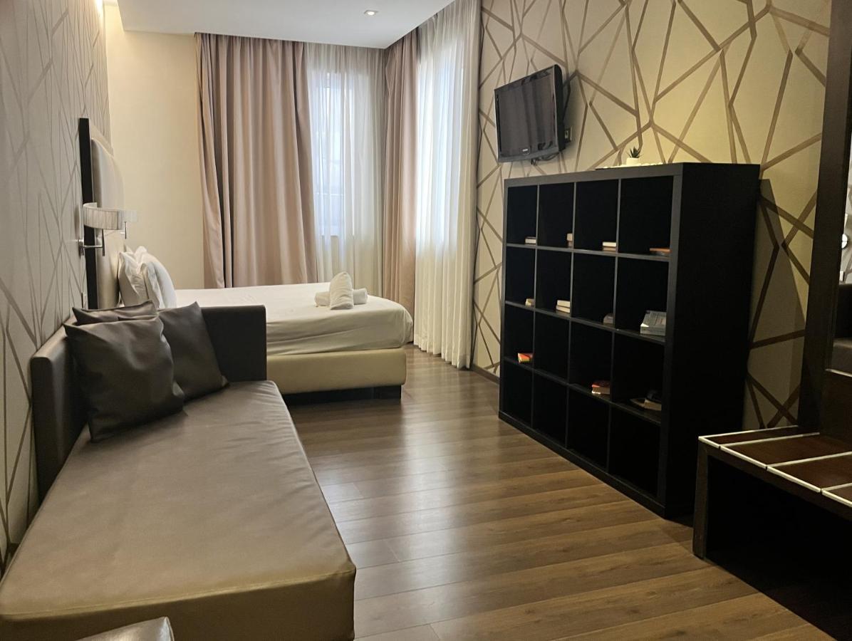 Catone District Hotel Rome Bagian luar foto