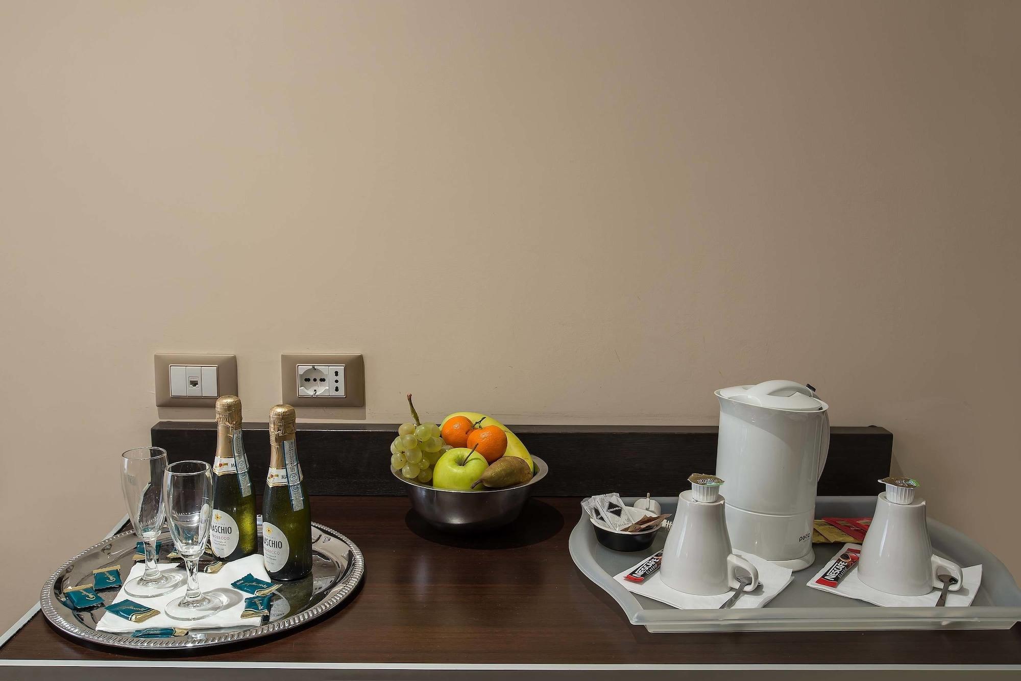 Catone District Hotel Rome Bagian luar foto