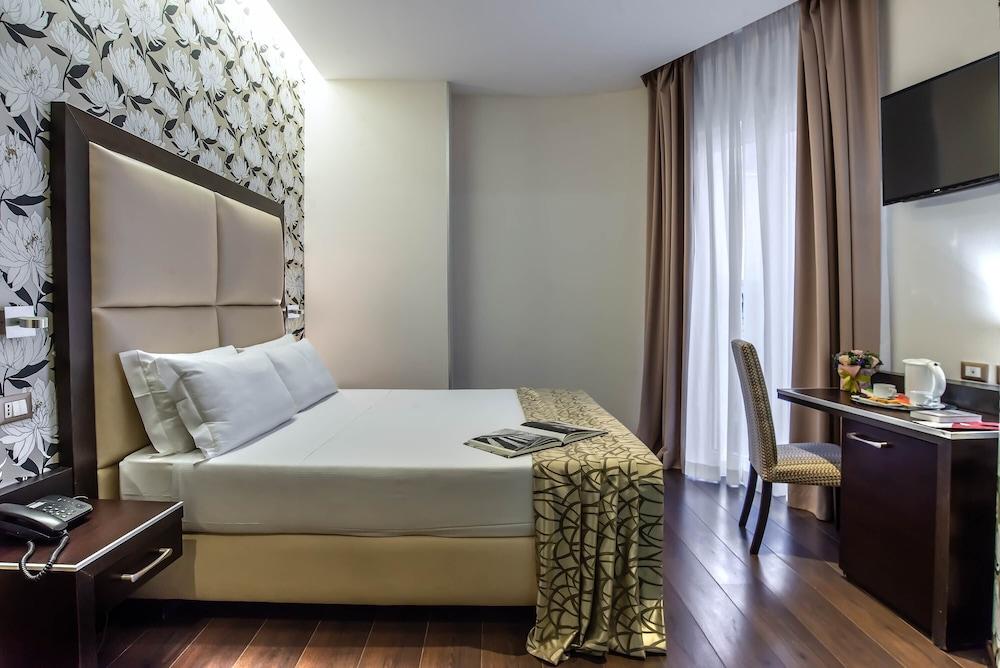 Catone District Hotel Rome Bagian luar foto