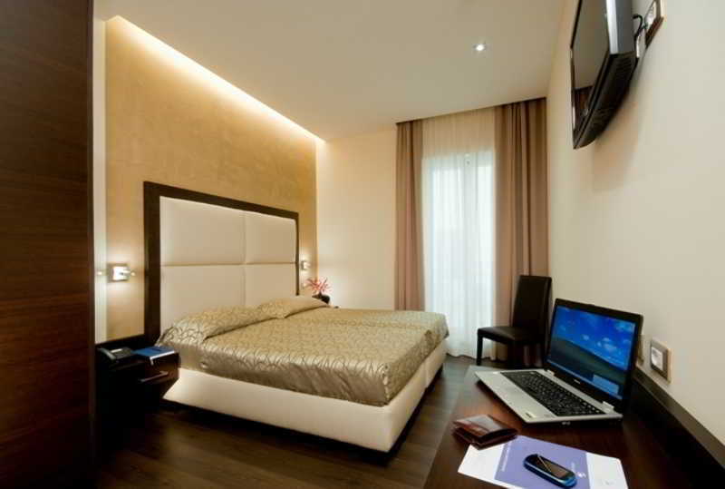 Catone District Hotel Rome Bagian luar foto