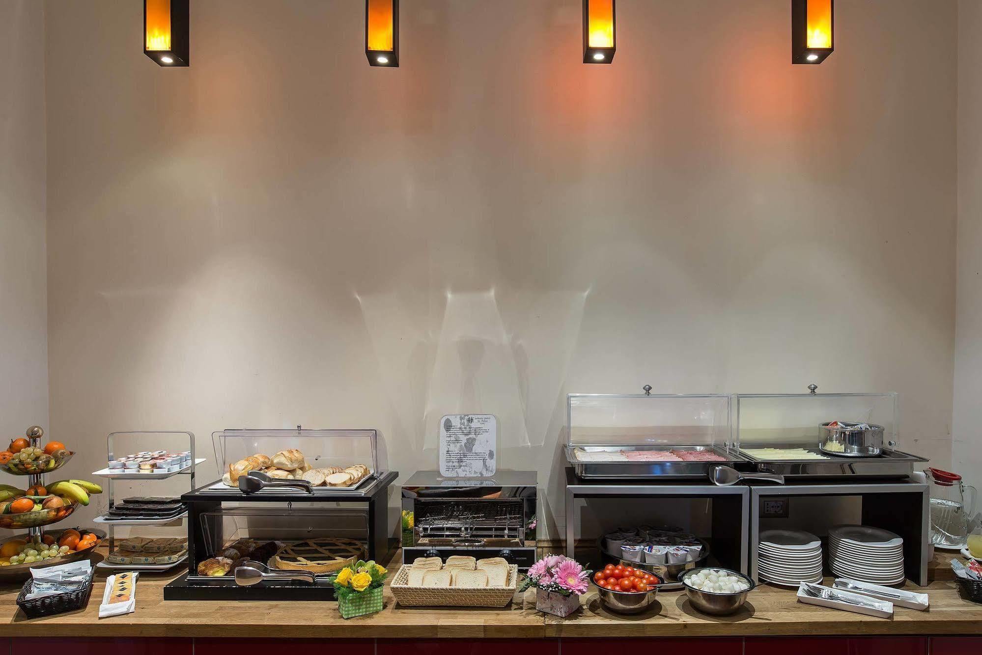 Catone District Hotel Rome Bagian luar foto